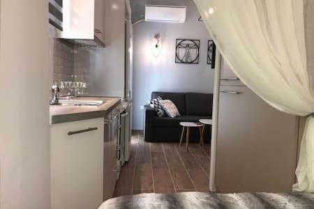 Cozy Studio 50M From Sea 아테네 외부 사진