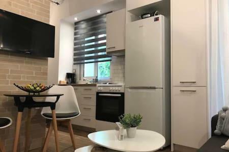 Cozy Studio 50M From Sea 아테네 외부 사진